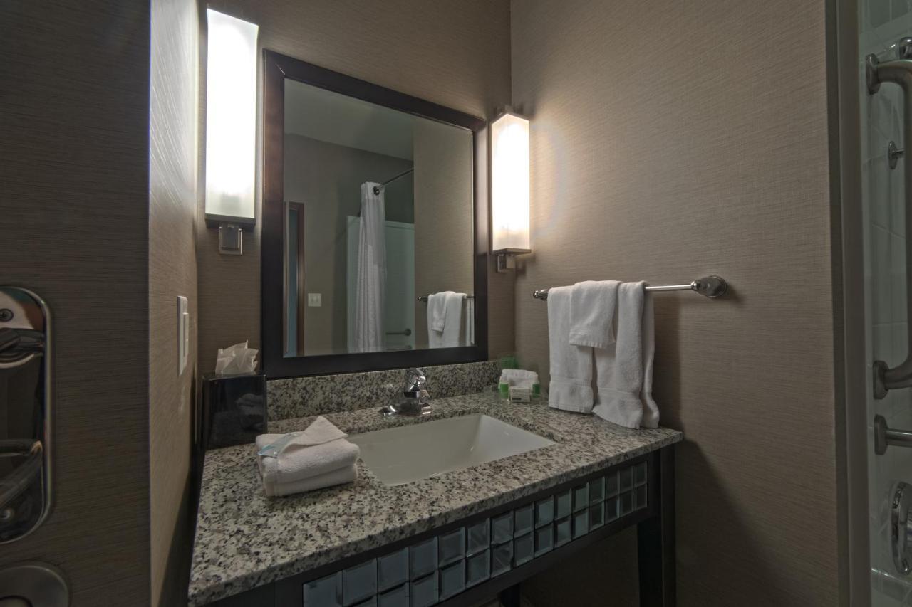 Holiday Inn Hotel & Suites Northwest San Antonio By Ihg Exterior foto